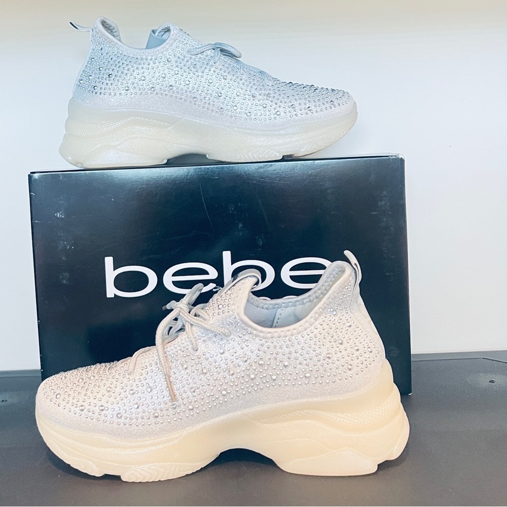 Bebe NWOT Sport Leyla Silver Rhinestones Sneakers Size 7 Wom-ens